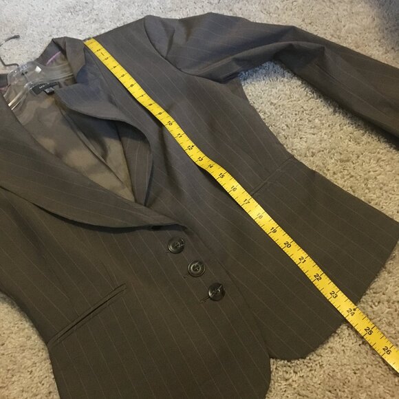 NWOT Virgin Wool Blend Grey and Pink Pinstripe Blazer - Picture 16 of 16